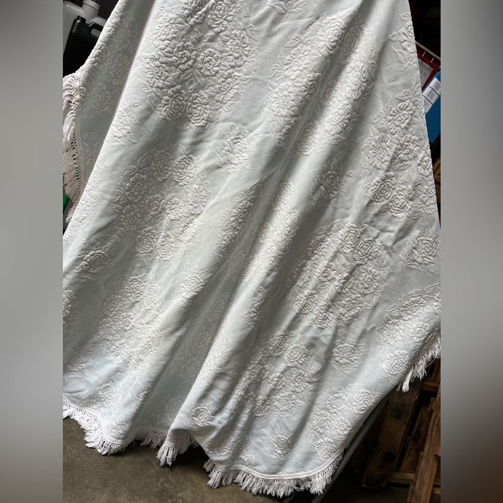 FIELDCREST vintage twin coverlet. A couple spots which are in the photos.